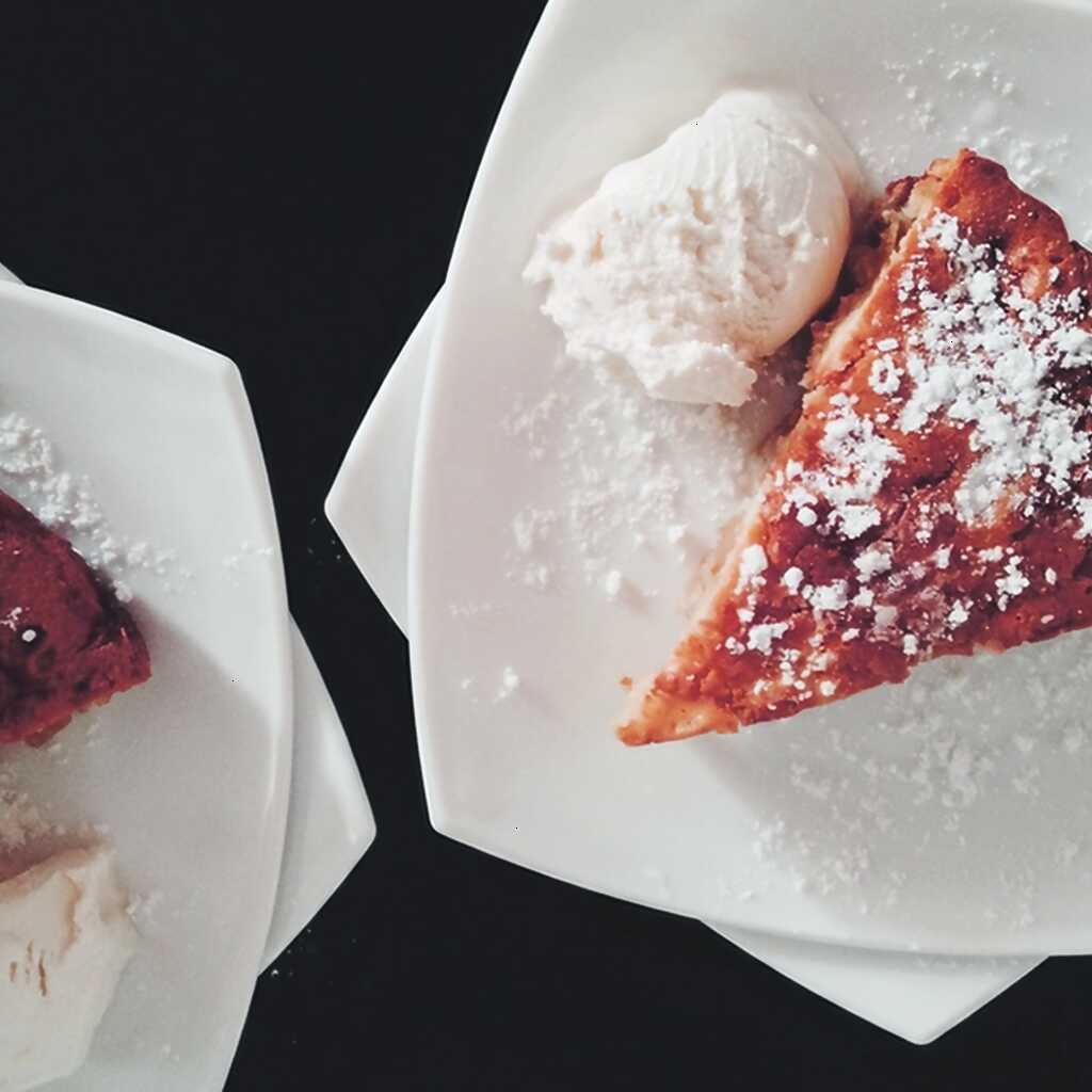 Apfel-Charlotte mit Butter