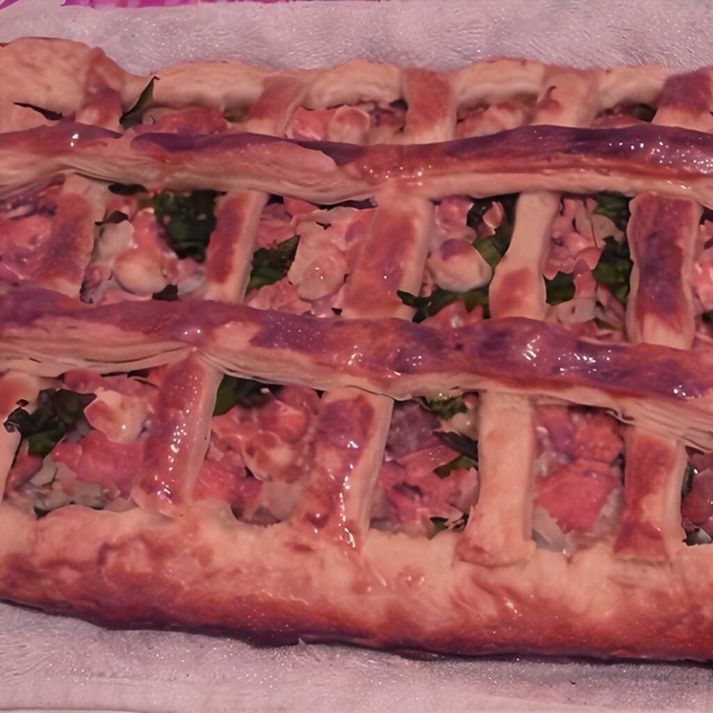 Blätterteigpastete mit Fisch und Reis