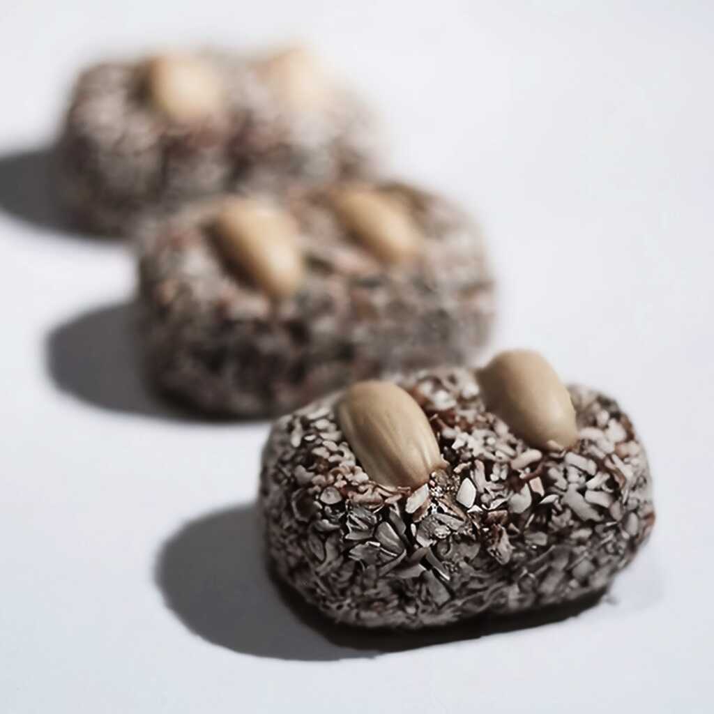 Bonbons aus Erdnüssen und Feigen