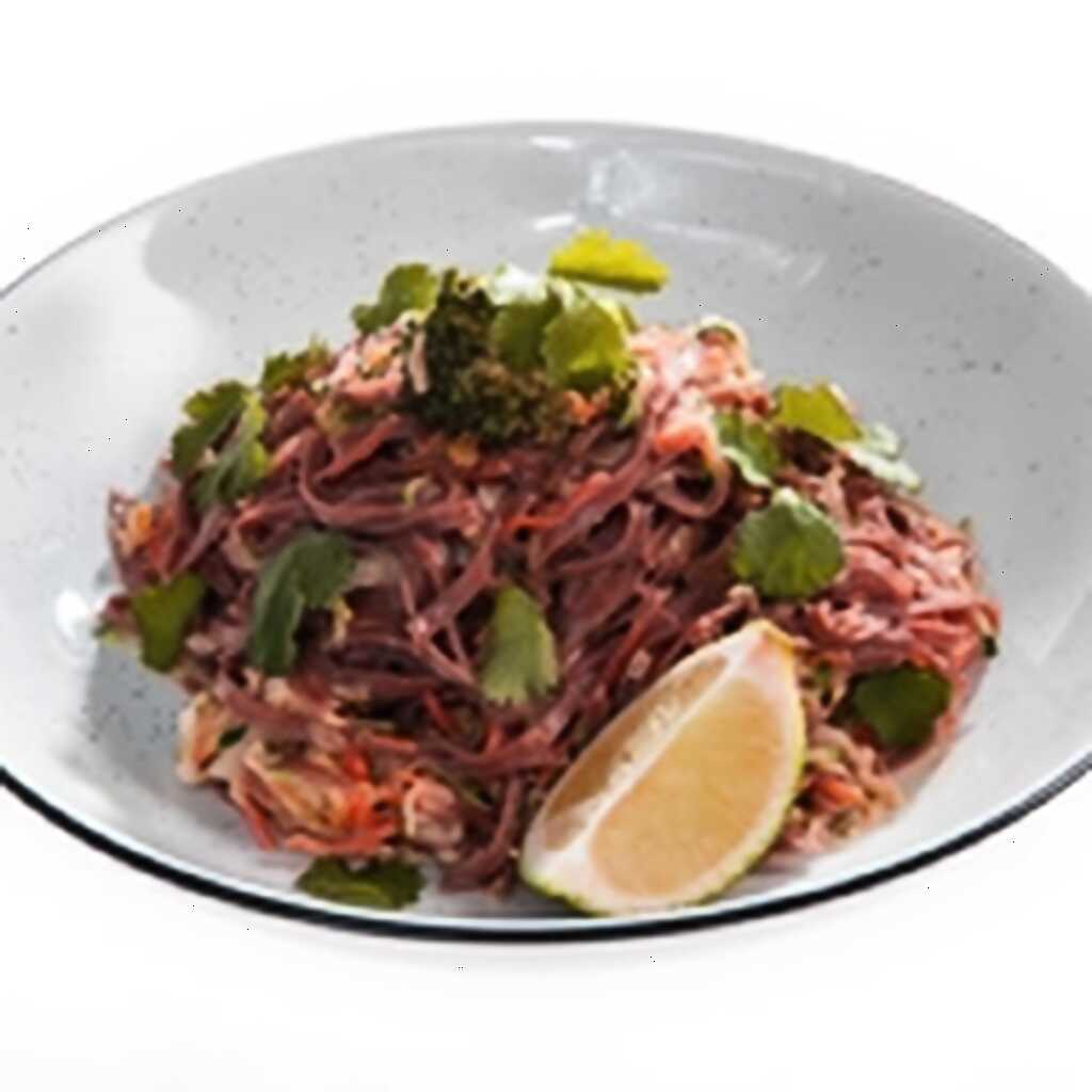 Buchweizennudeln mit grünem Gemüse in Kokosnusssauce