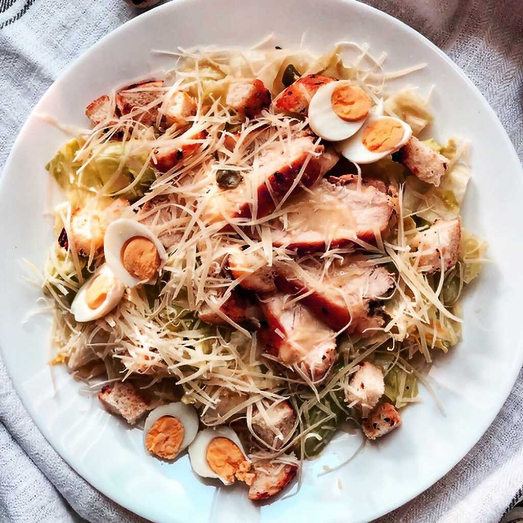 Caesar Salat mit hausgemachtem Dressing