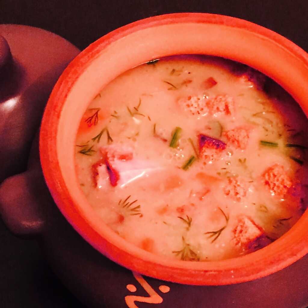Erbsensuppe auf Schweinerippchen