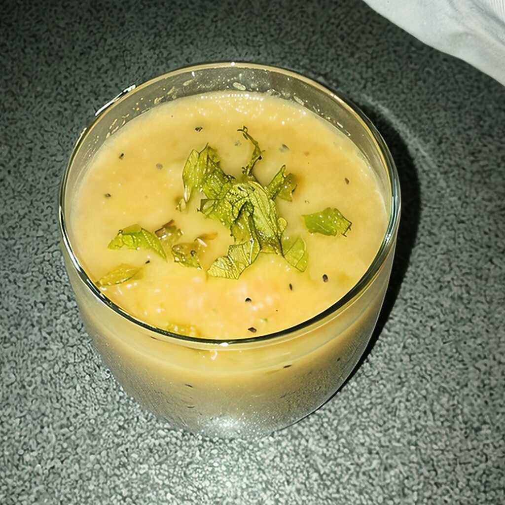 Fruchtsmoothie mit Minze