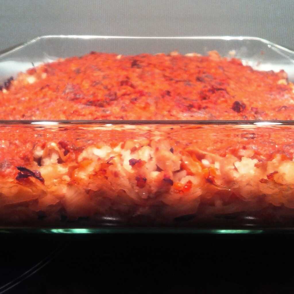 Gefülltes Kraut mit Tomatensauce