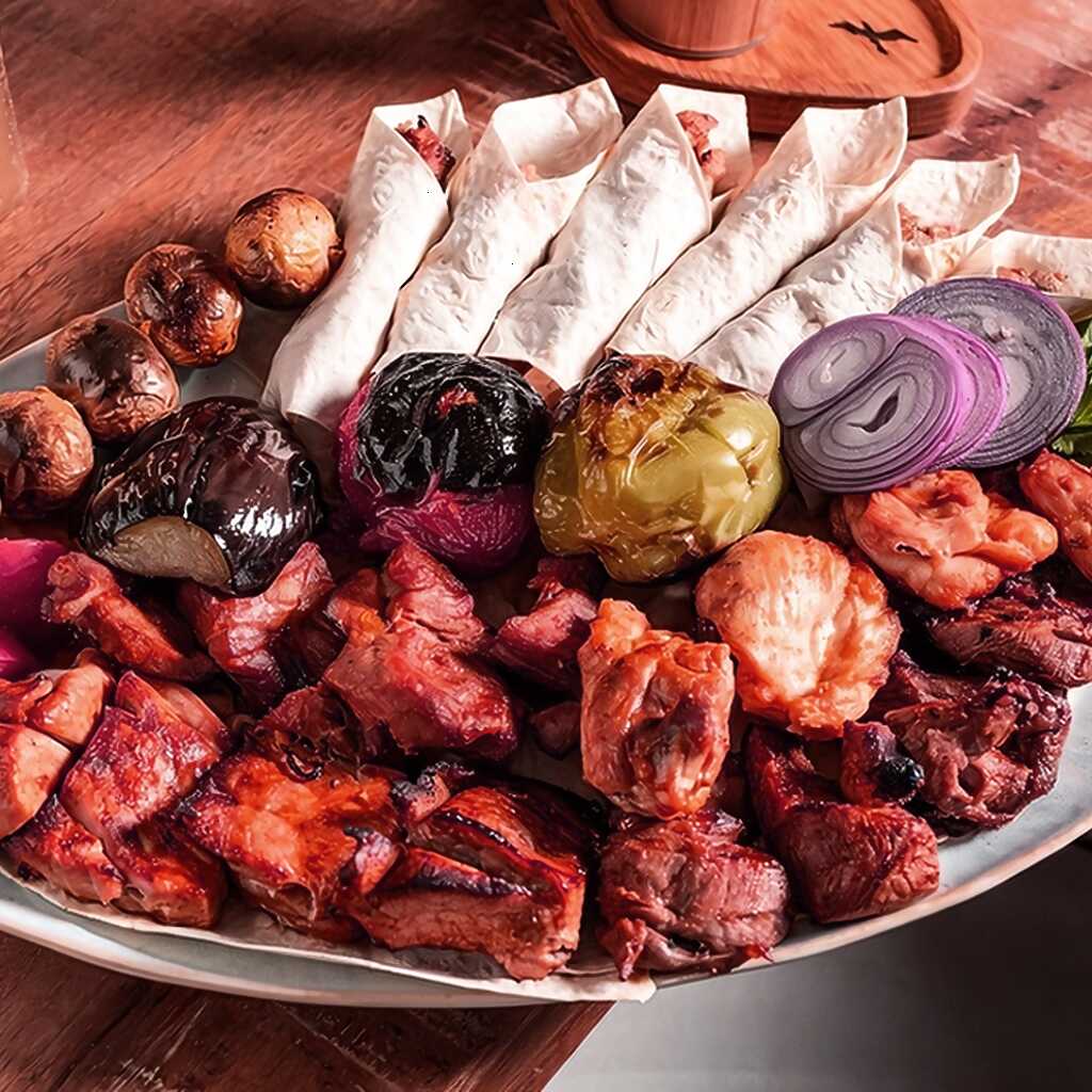 Gemischte Spieße mit Sacebeli-Sauce