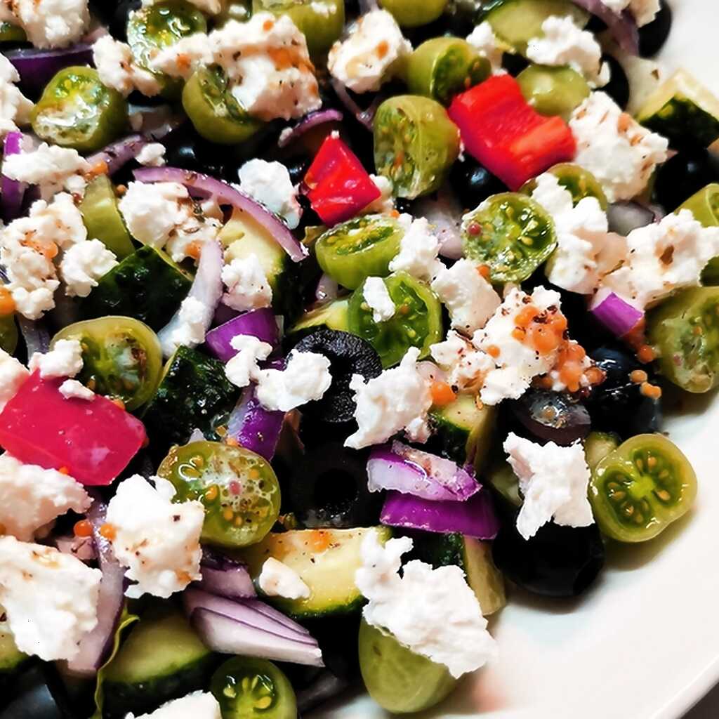 Griechischer Salat mit Joghurt