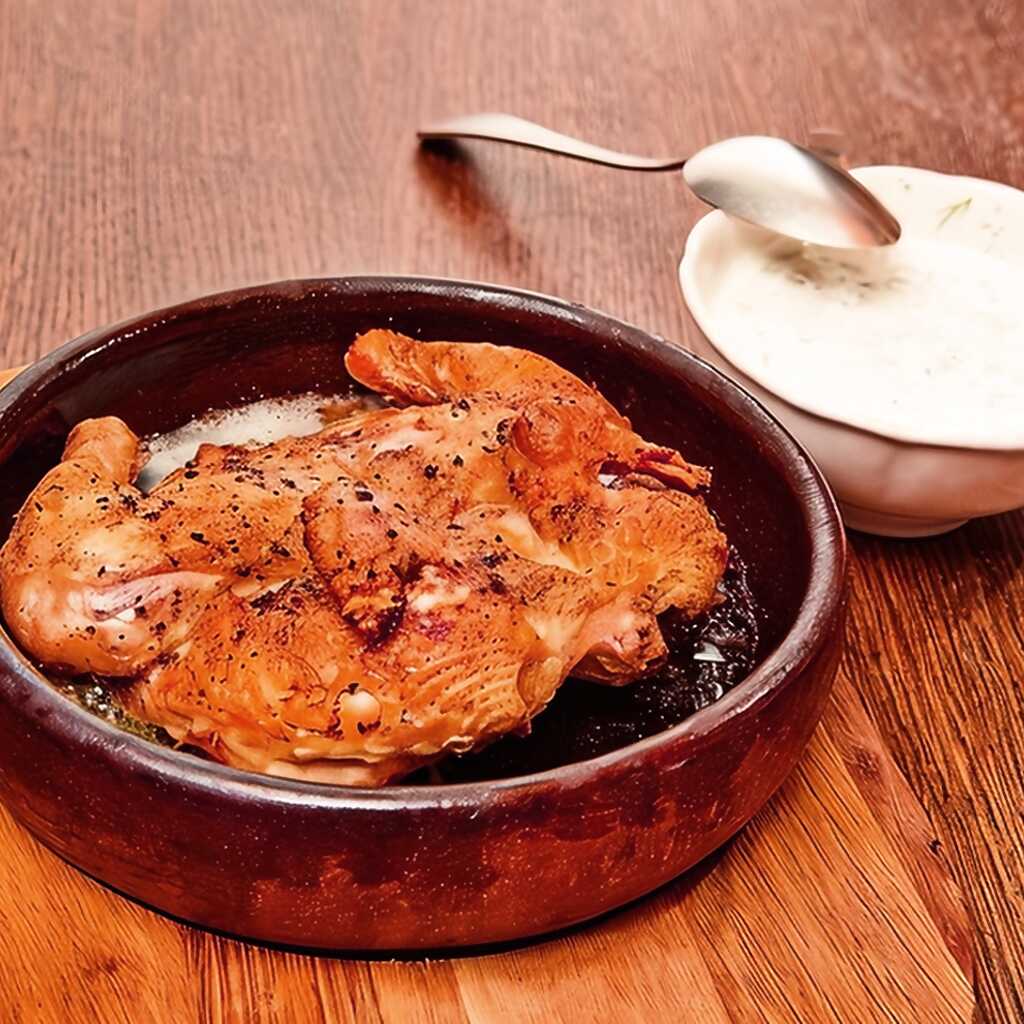 Hähnchen mit saurer Sahne und Knoblauchsauce