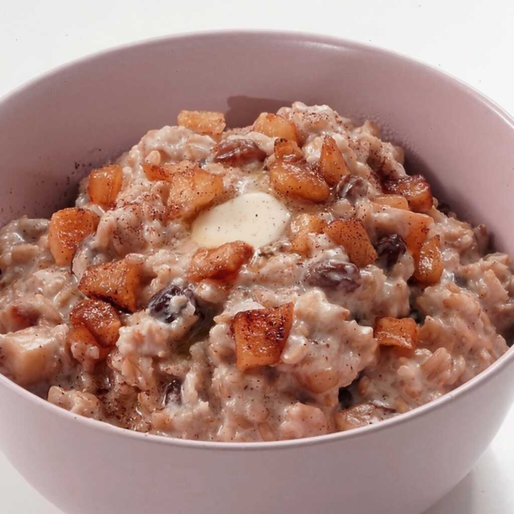 Haferflocken mit Apfel und Sultaninen im Multicooker