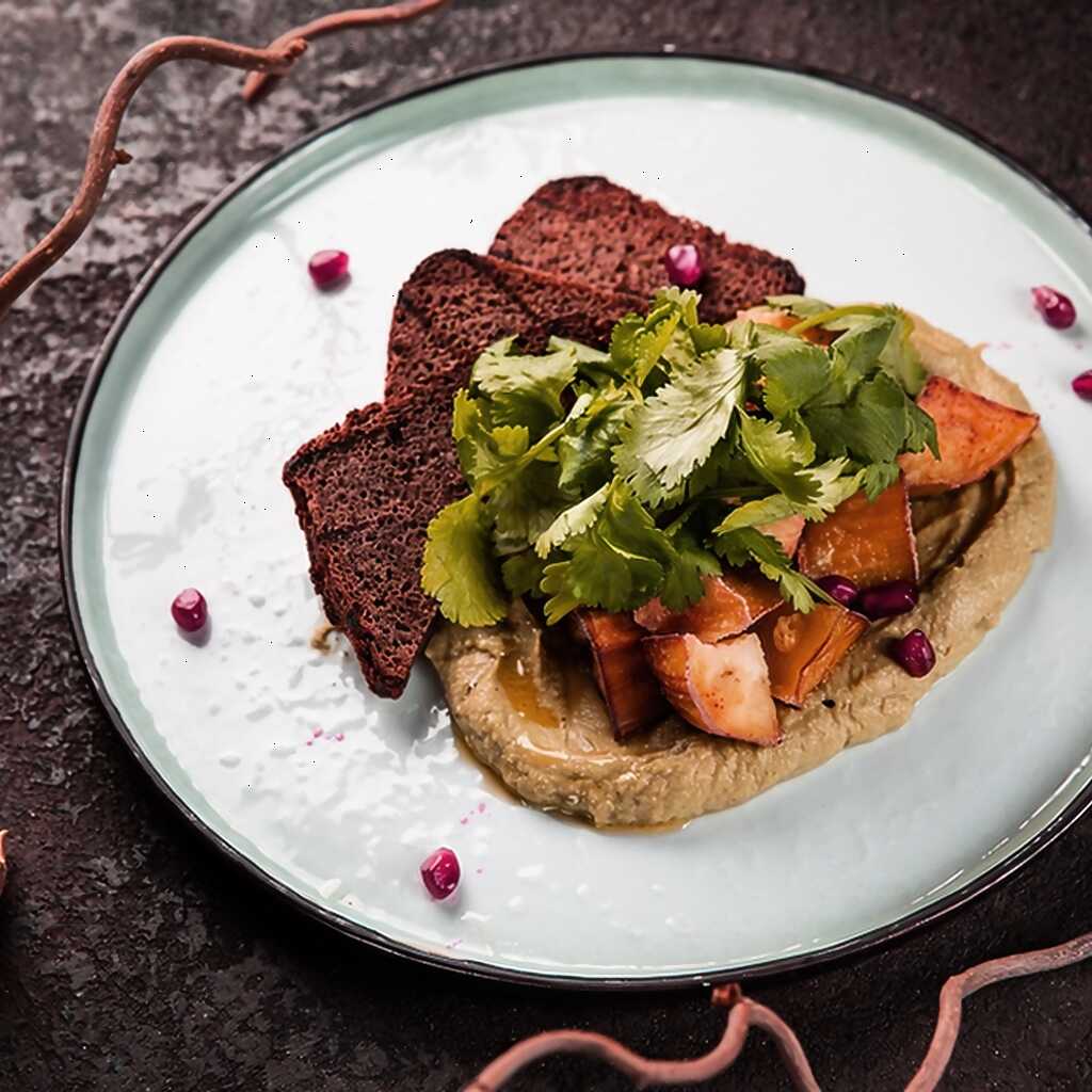 Hatsilim aus Auberginen mit Croutons aus Borodino-Brot
