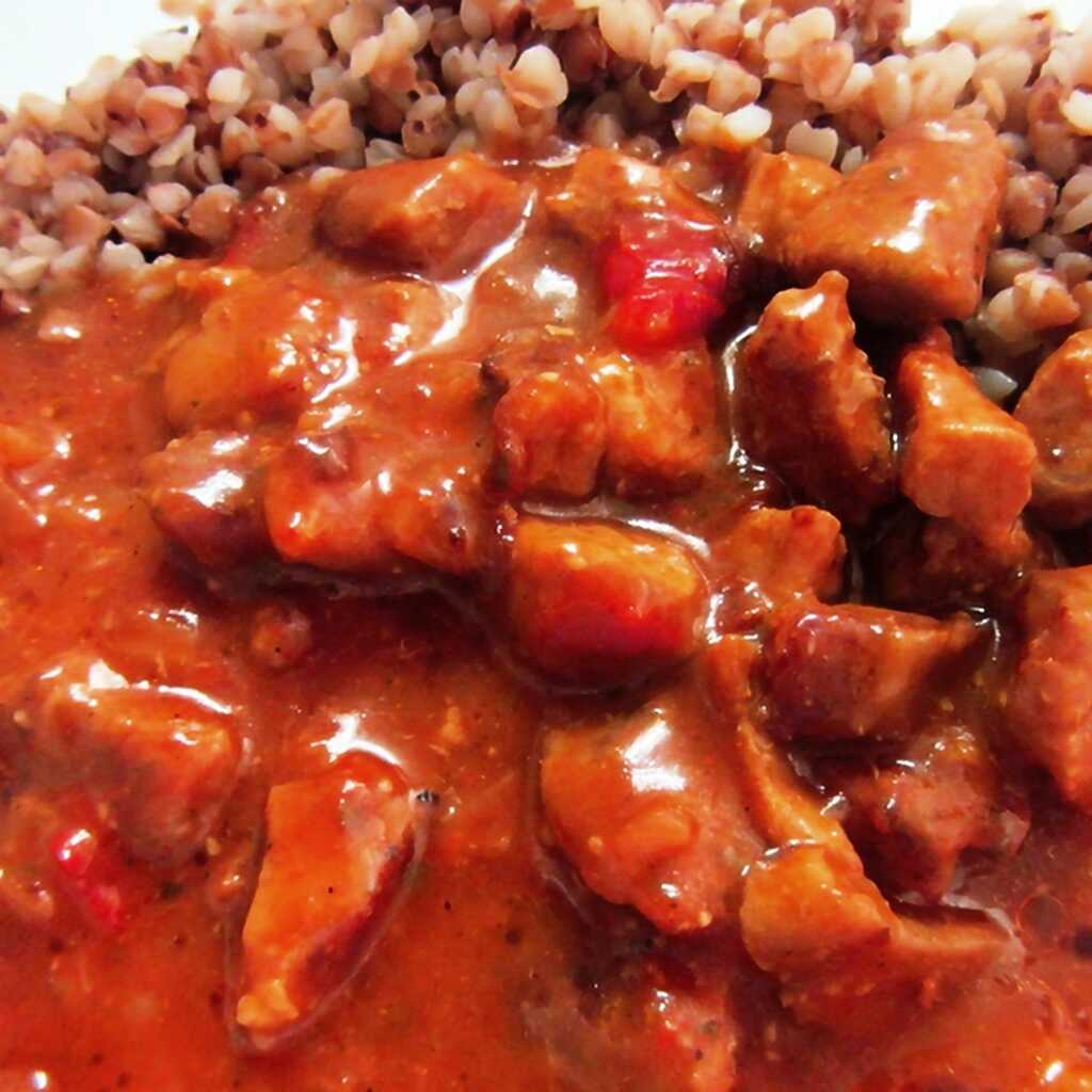 Hausgemachtes Fleischgulasch
