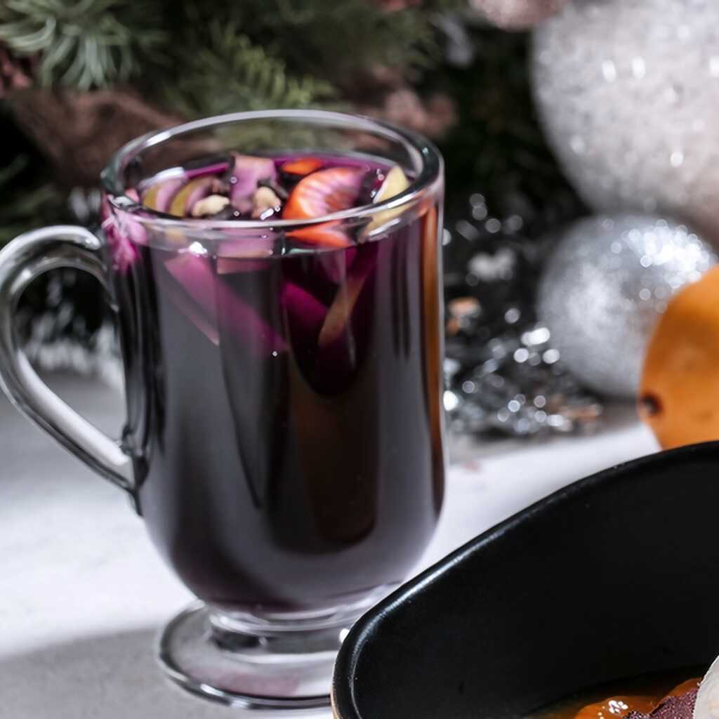 Kirschenglühwein mit Himbeerpüree