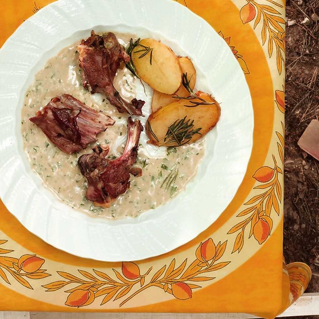 Lammkarree mit Lechon, Weißwein und Kartoffeln