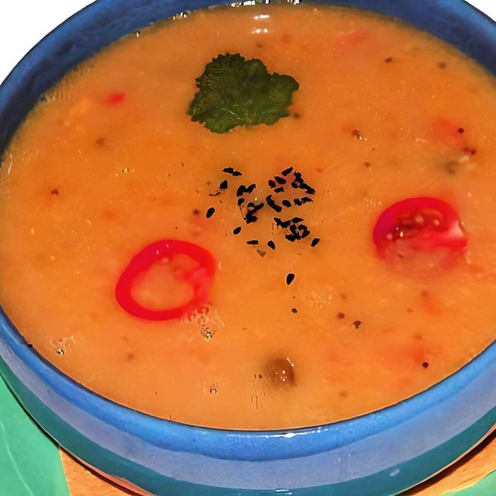 Linsenpüree-Suppe mit süßer Paprika