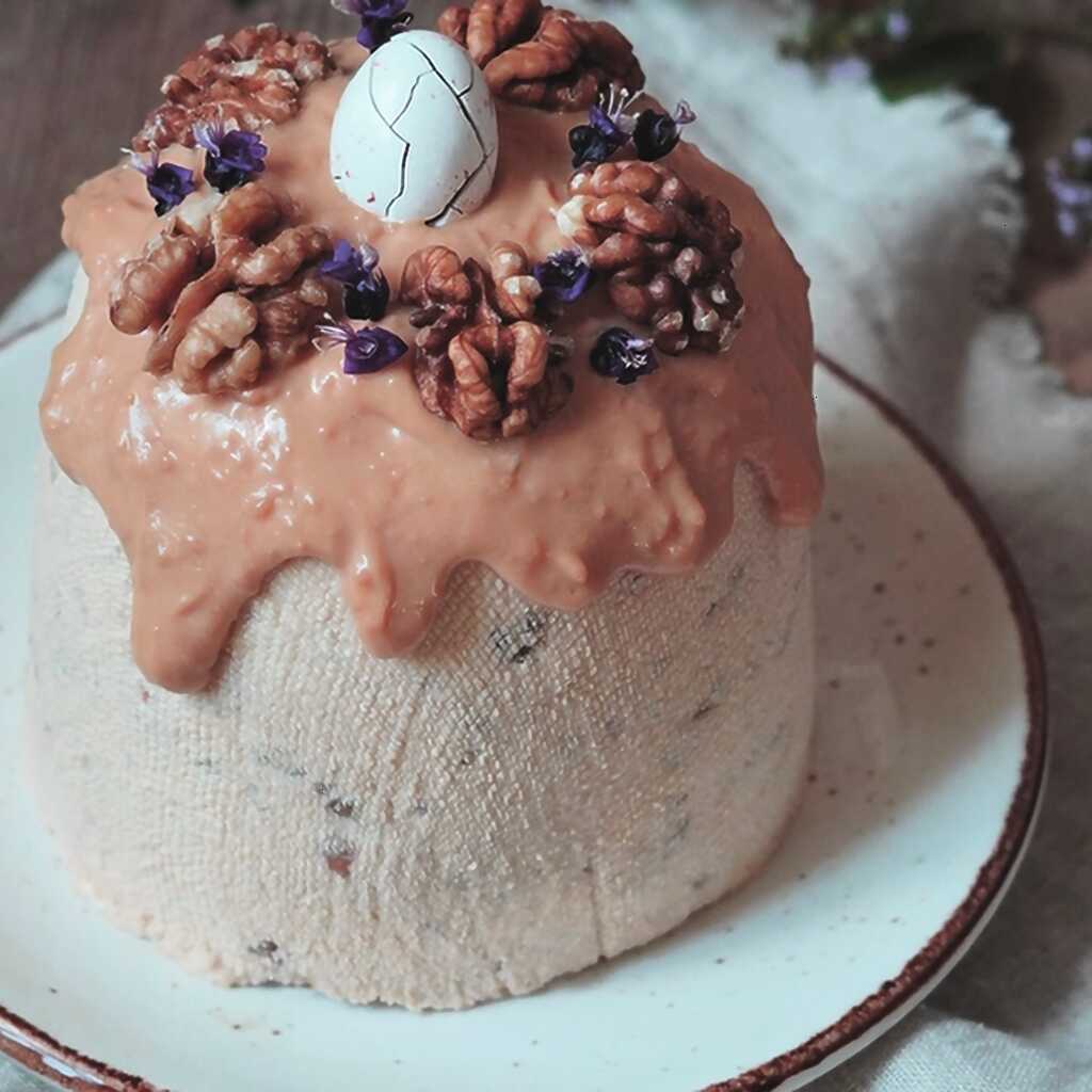 Ostern mit gekochter Kondensmilch und Walnüssen