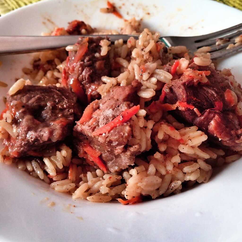 Pilaw mit Kalbfleisch und Curry
