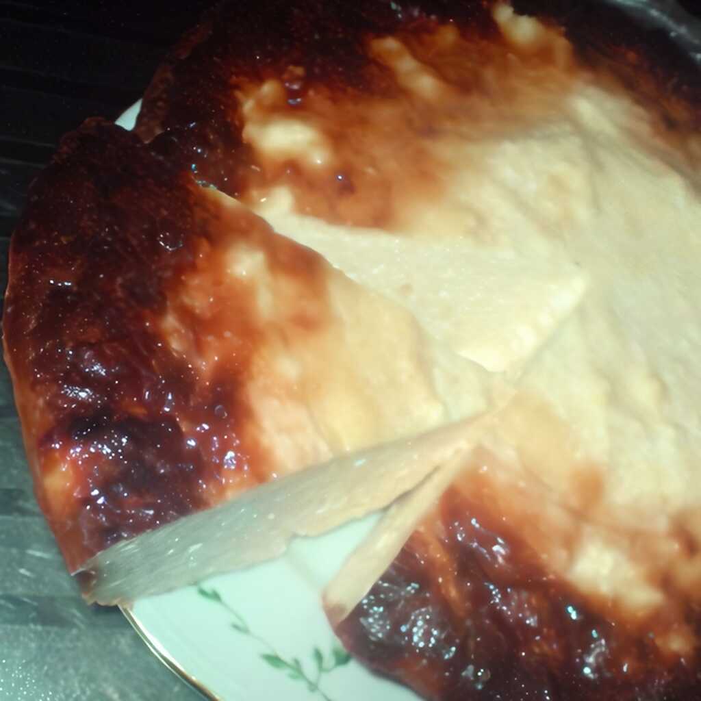 Quarkauflauf mit Sultaninen und saurer Sahne