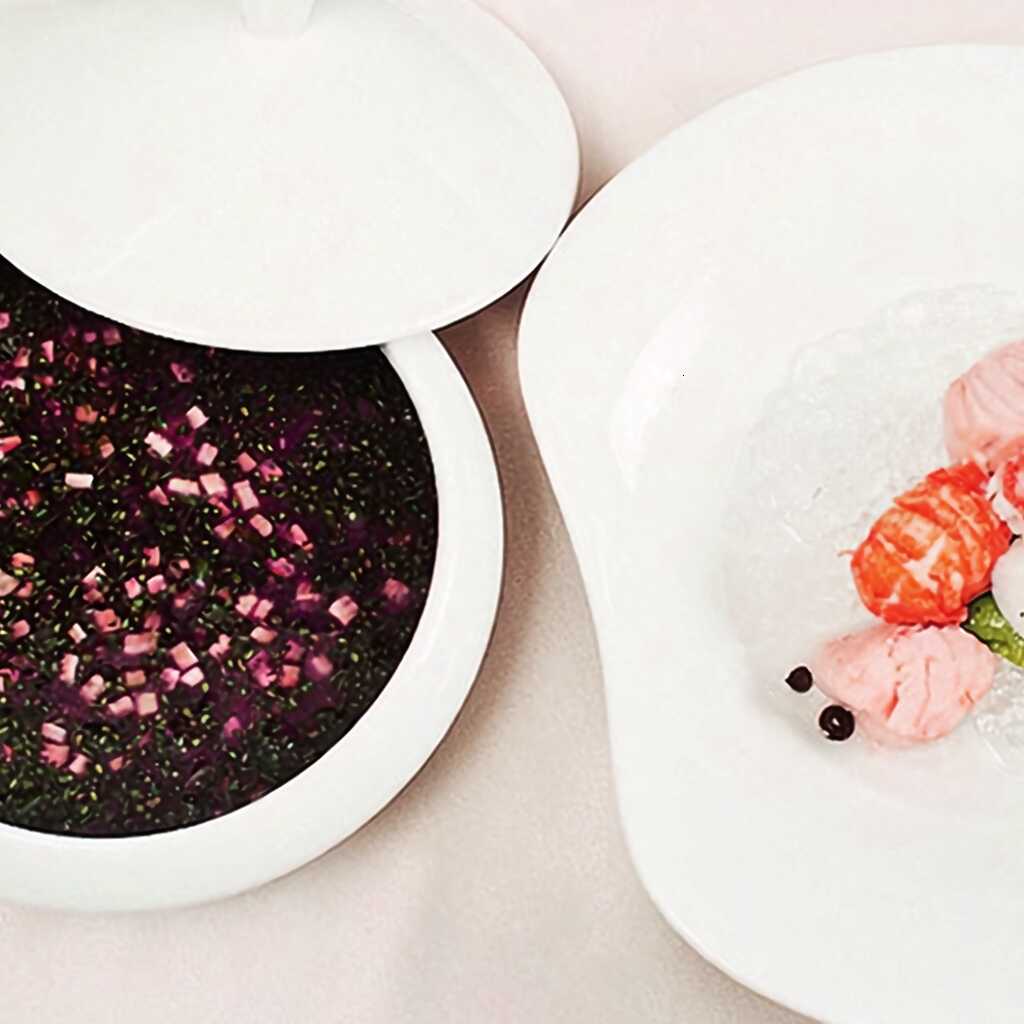 Rote-Bete-Suppe mit Fisch