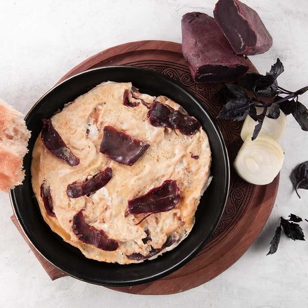 Rührei mit Basturma und geschmolzener Butter