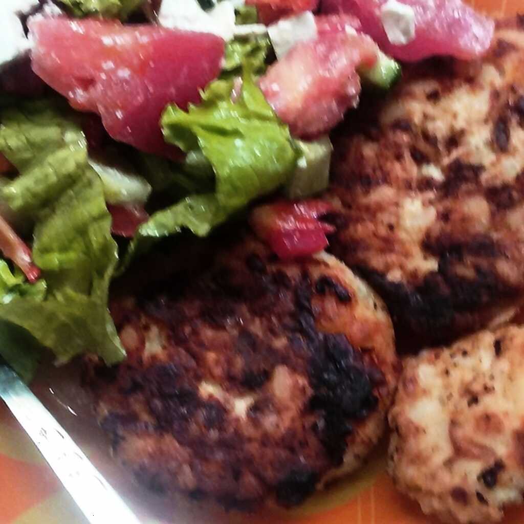 Saftige Hähnchenschnitzel mit Zucchini und Reis