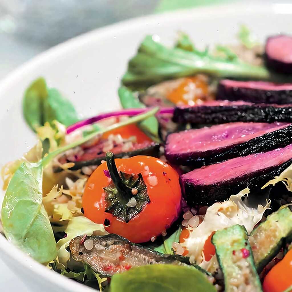 Salat mit Bulgur und Rindfleisch