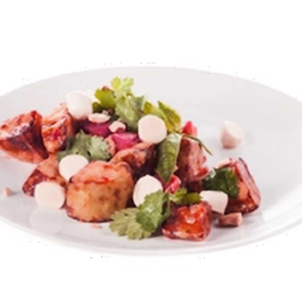 Salat mit knusprigen Auberginen und süßer Chilisauce