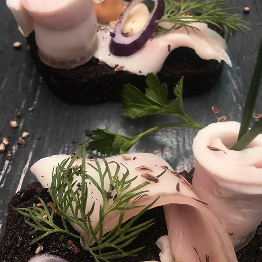 Salo aus dem Restaurant Puppen Haus