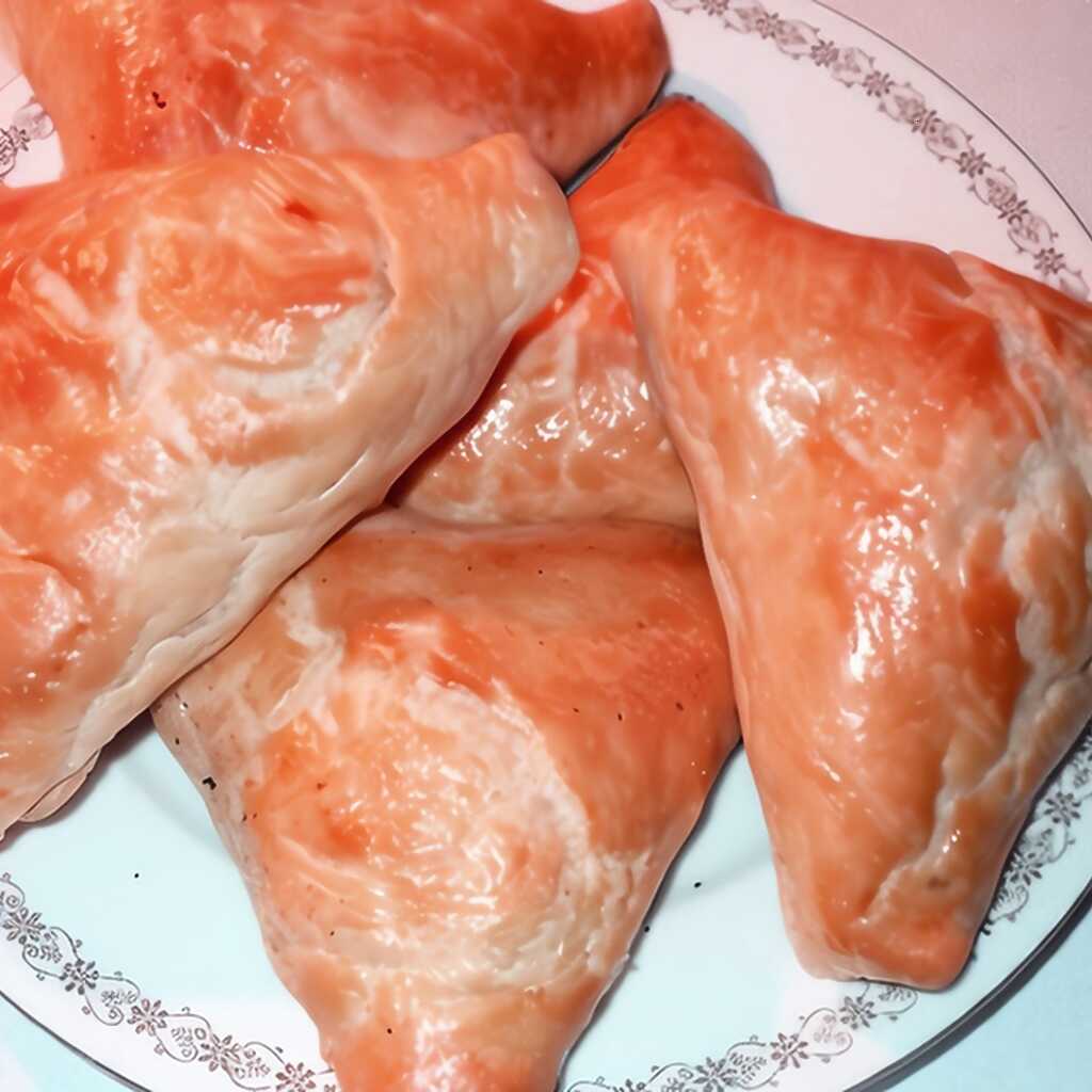 Samsa mit Lammfleisch und Kurduk