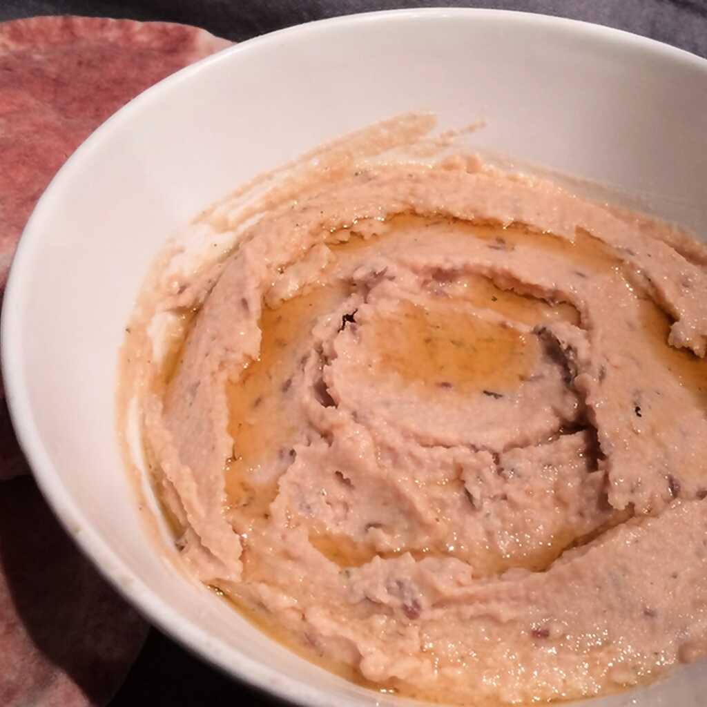 Selbstgemachter schneller Hummus