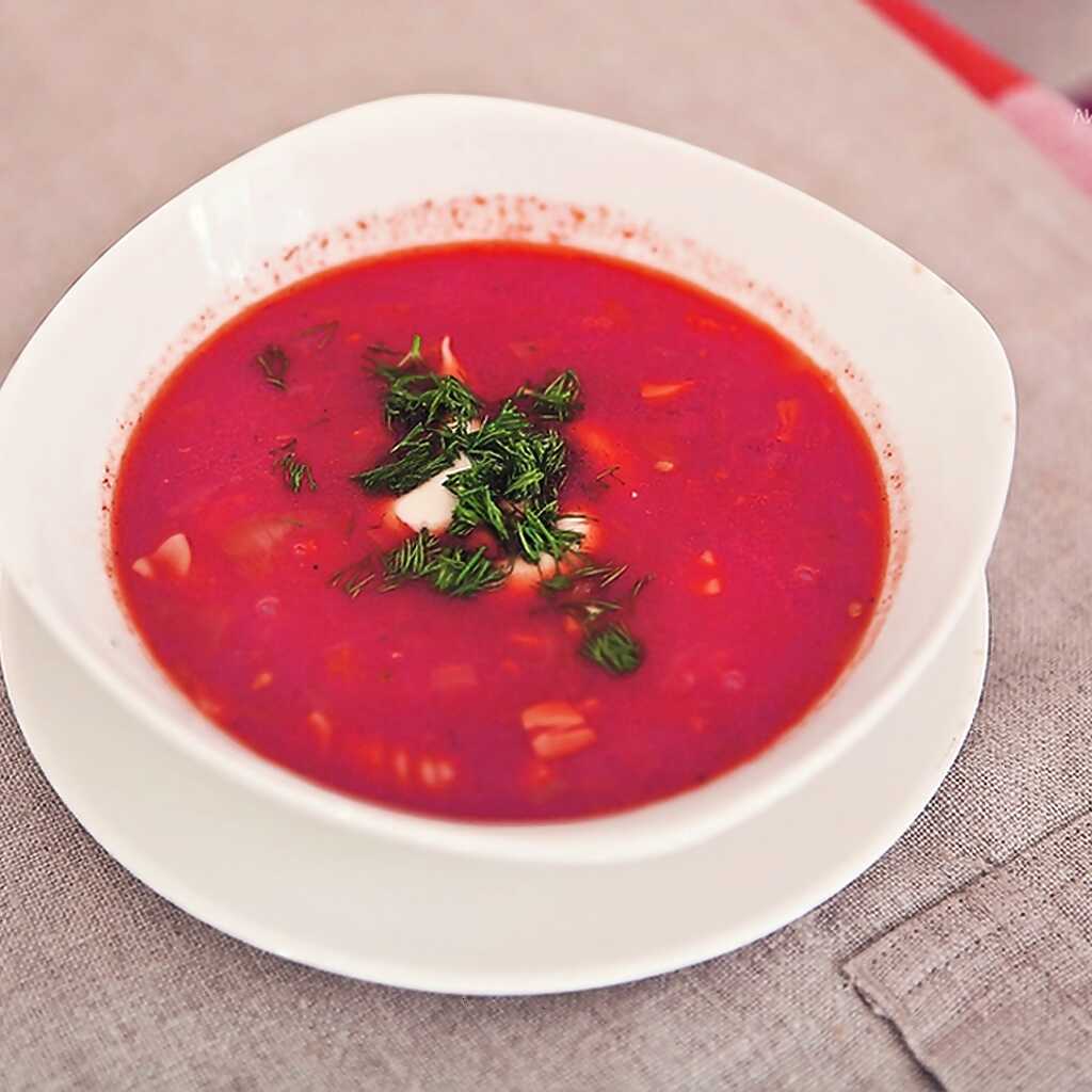 Tomatensuppe mit Nudeln