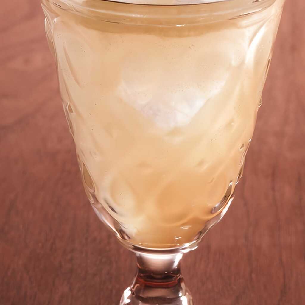 Trauben-Fizz-Cocktail (Grape Fizz)