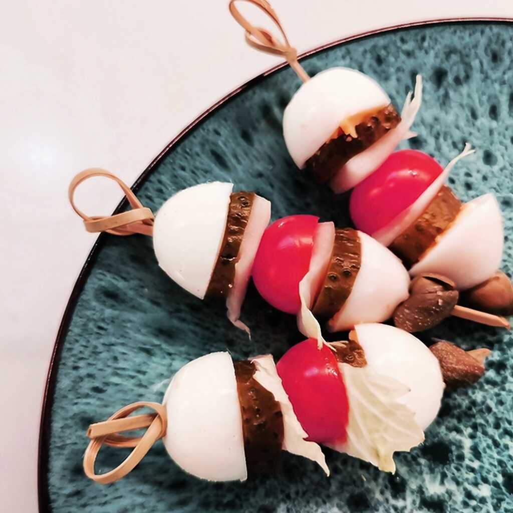 Vegetarische Canapés mit Kapern