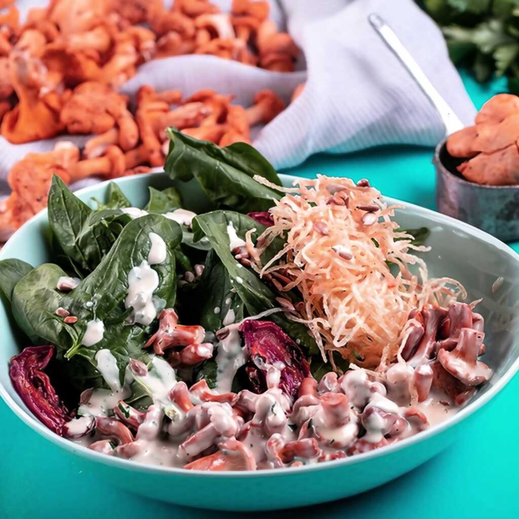Warmer Salat mit Rucola und Pfifferlingen